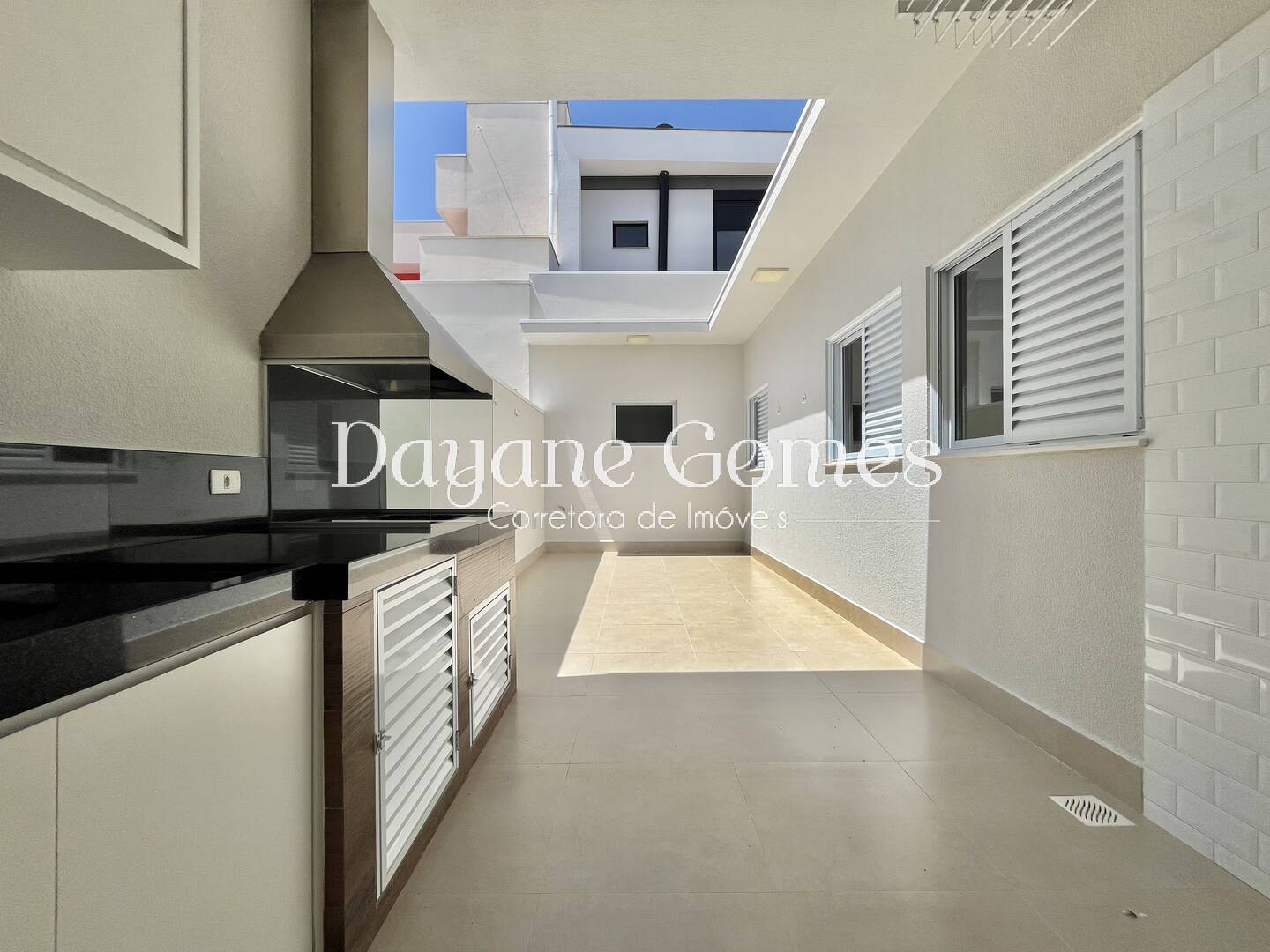 Casa de Condomínio à venda com 3 quartos, 105m² - Foto 2