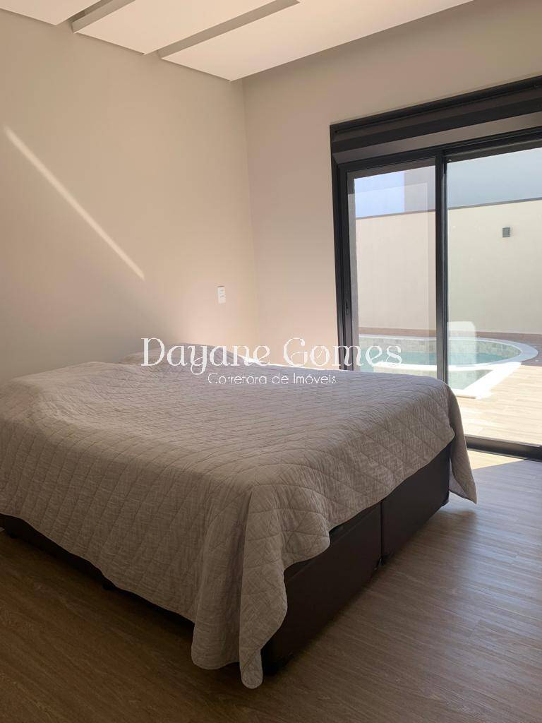 Casa à venda com 3 quartos, 250m² - Foto 2